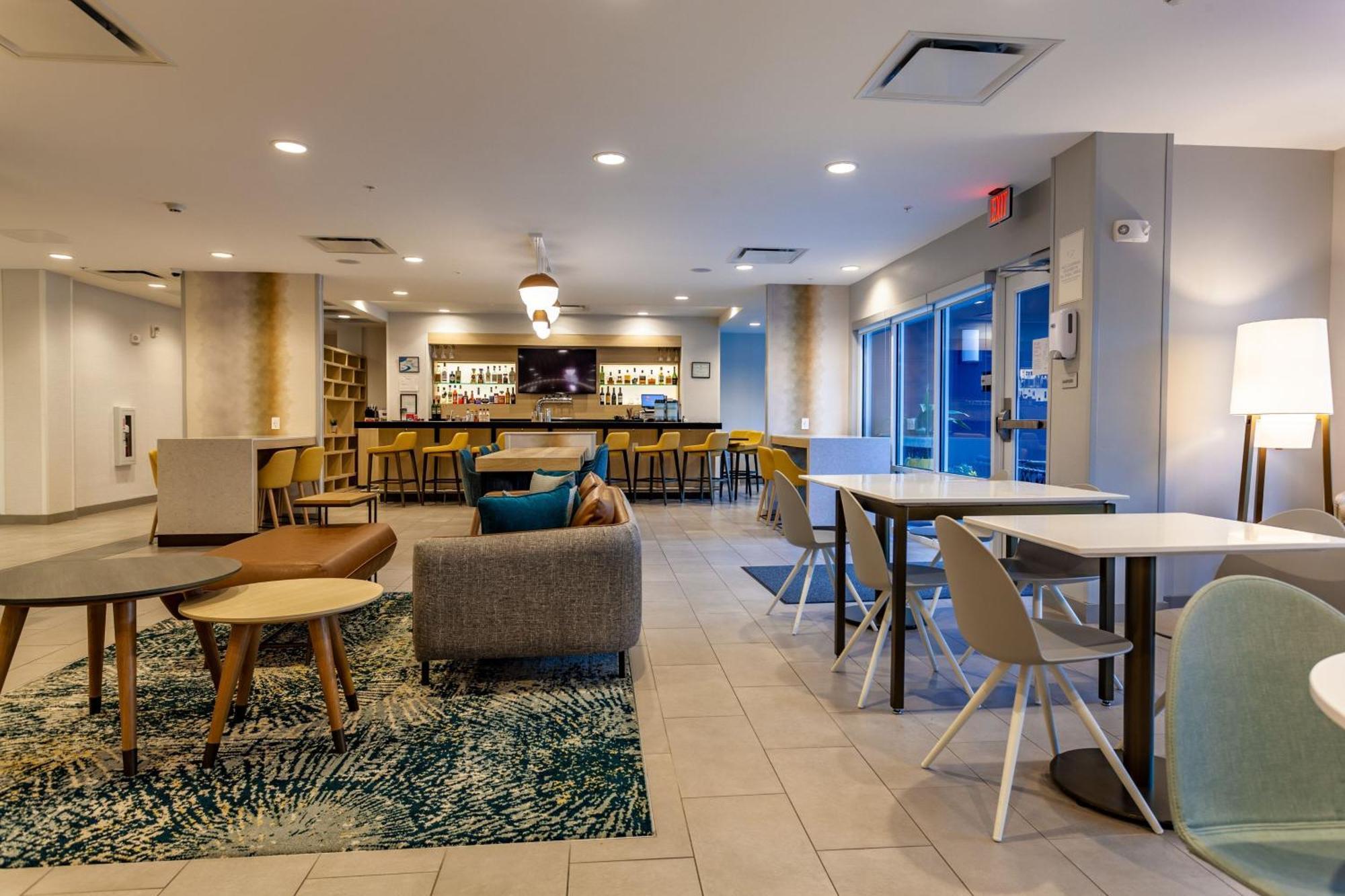 Towneplace Suites By Marriott Raleigh - University Area エクステリア 写真
